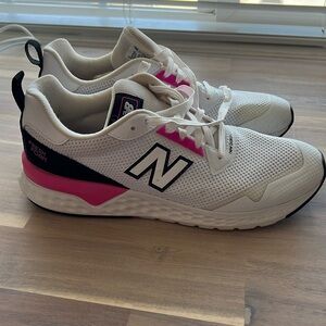 EUC New Balance Fresh Foam white pink black size 9